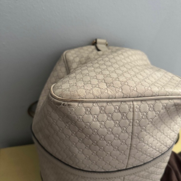 Gucci Microguccissima Leather Boston Bag – Ivory – Authentic w/ Strap & Dust Bag - Picture 13 of 13